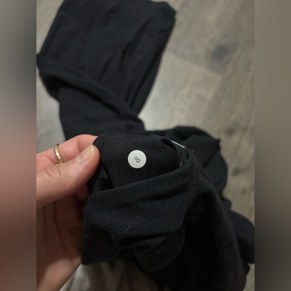 Lululemon - Picture 4 of 4
